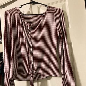Bell sleeve Crop